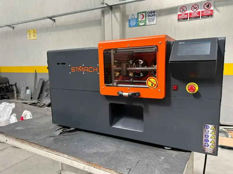 Özel makine üretimi — mini enjeksiyon makinesi
